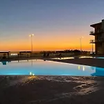 Ocean Paradise - With Ocean View Apartment *